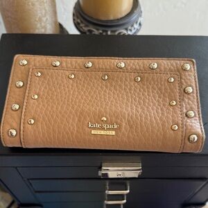 kate spade tan pebbled leather studded continental wallet with gold hardware